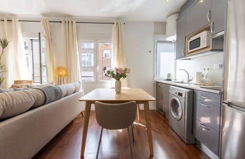 Ciudad Lineal Apartment | Cosy 1 Bedroom Apartment - Madrid