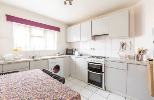 Gascoigne Apartment | cosy 1 bedroom apartment near Barking town centre