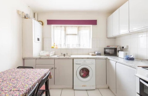 Gascoigne Apartment | cosy 1 bedroom apartment near Barking town centre