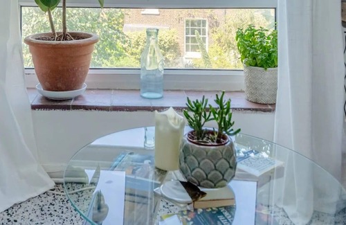 Stockwell Apartment | Cosy 1 Bedroom Apartment in Stockwell - Zone 2