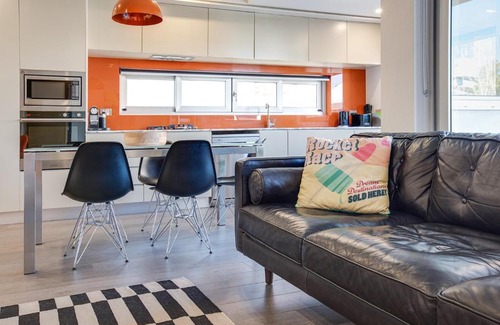Cremorne Apartment | Cosy 1-Bedroom Apartment Close to the City