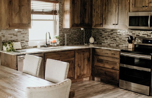 Kerrville Cottage | Cosy 1-bedroom cottage with spring-fed creek and spectacular views
