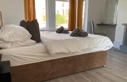 Newport Apartment | Cosy 1 Bedroom Flat in Newport-F2