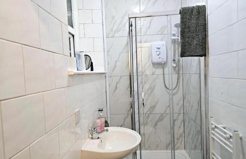 Bridgend Apartment | Cosy 1 bedroom flat near Bridgend town centre