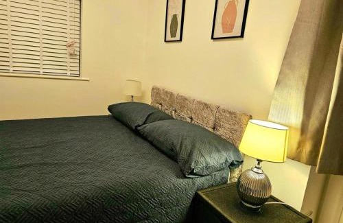 Bridgend Apartment | Cosy 1 bedroom flat near Bridgend town centre