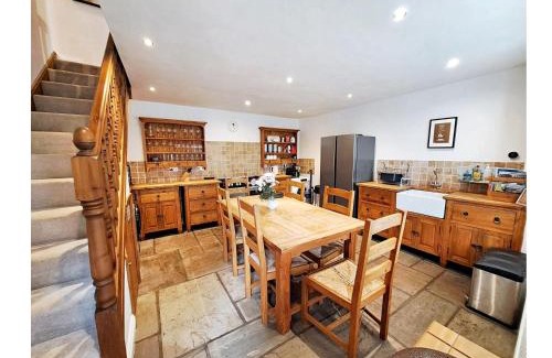 Alston House | Cosy 17th Century Traditional Cottage