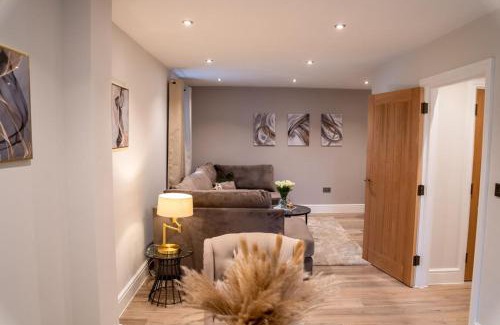 Newport Apartment | Cosy 1BR Flat- private parking