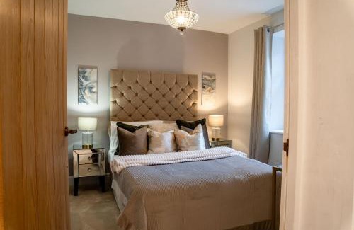 Newport Apartment | Cosy 1BR Flat- private parking