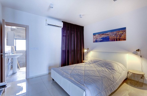 Gzira Apartment | Cosy 1BR Penthouse With Terrace Great Location