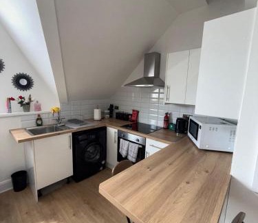 Grangetown Apartment | Cosy 2 Bed Cardiff Bay Retreat!