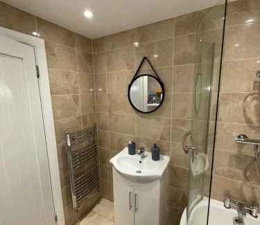 Grangetown Apartment | Cosy 2 Bed Cardiff Bay Retreat!