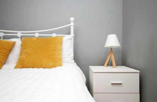 Bridgend Apartment | Cosy 2 Bed Flat 1 in Bridgend