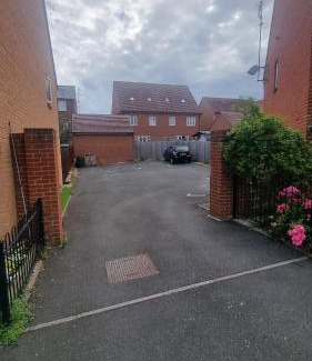 Aylesbury House | Cosy 2 bed house in Aylesbury