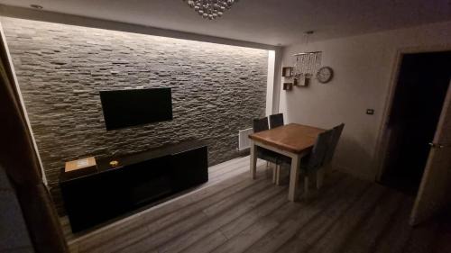 Aylesbury House | Cosy 2 bed house in Aylesbury