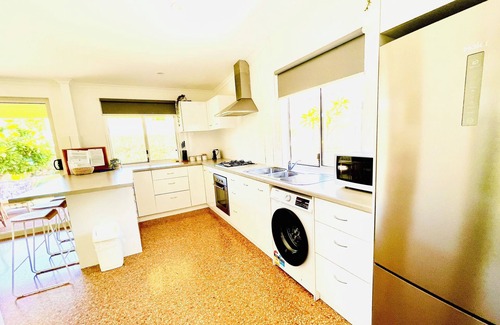 Exmouth Cottage | Cosy 2 bedroom cottage in quiet area close to shops and restaurants