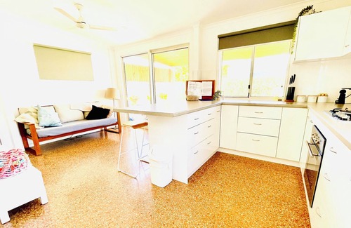 Exmouth Cottage | Cosy 2 bedroom cottage in quiet area close to shops and restaurants