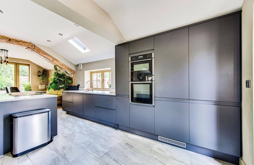 Congleton House | Cosy 2 bedroom cottage in Cheshire countryside with a modern design