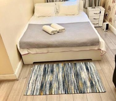St. Dunstan's Apartment | Cosy 2 bedroom Detached House in Central London