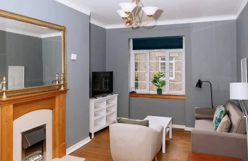 Stockbridge Apartment | Cosy 2 Bedroom Flat in Craigleith