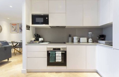 Dudden Hill Apartment | Cosy 2 bedroom Flat/Pool/Gym