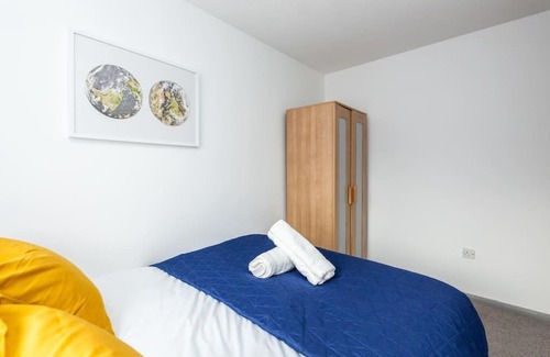 Becontree Apartment | Cosy 2 bedroom house! Dagenham! Free parking