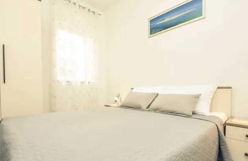 Gospic Apartment | Cosy 2-room apartment just steps away from the beach, shops and restaurants