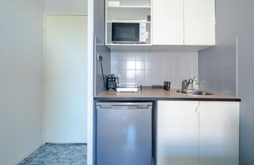 Vernier Apartment | Cosy 2-Room Flat - Nice Ville Train Station - City Center