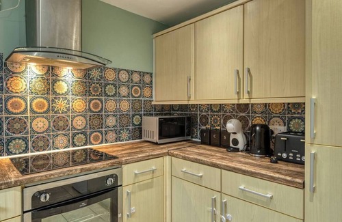 Trafford Cottage | Cosy 2BDR Trafford Cottage, Fits 5, EV charger, WIFI, Parking n