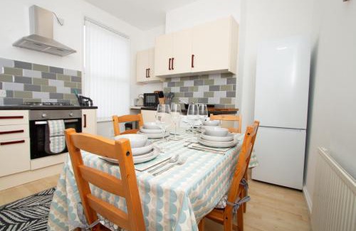 Everton Apartment | Cosy 2BR Flat Near Anfield & Goodison, Liverpool