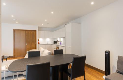Brondesbury Apartment | Cosy 2BR Flat, West Hampstead, 4 mins to Tube