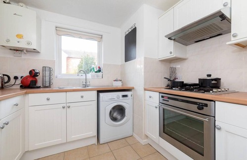 Bedford Apartment | Cosy 2BR Home Near Milton Keynes Centre