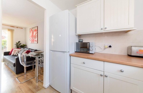 Bedford Apartment | Cosy 2BR Home Near Milton Keynes Centre