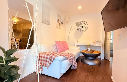 Paddington Villa | Cosy 2BR Paddington Home with Parking