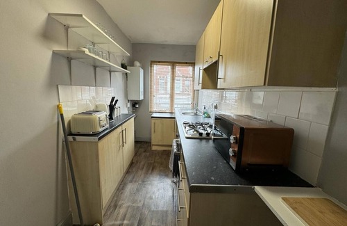 Hythe Apartment | Cosy 3-Bed Apartment in Hythe High Street