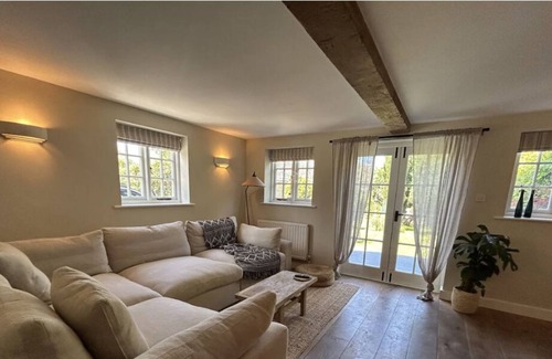 Chipping Norton Cottage | Cosy 3 Bed Cotswolds Cottage in Cleveley