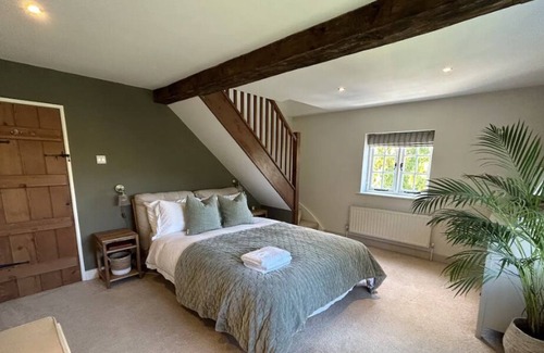 Chipping Norton Cottage | Cosy 3 Bed Cotswolds Cottage in Cleveley
