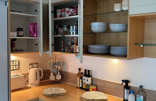 Docklands Apartment | Cosy 3 bed Penthouse in Royal Docks London