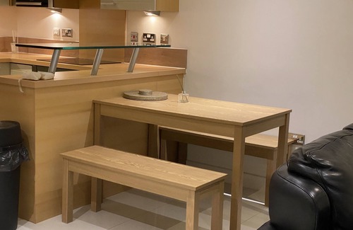 Docklands Apartment | Cosy 3 bed Penthouse in Royal Docks London