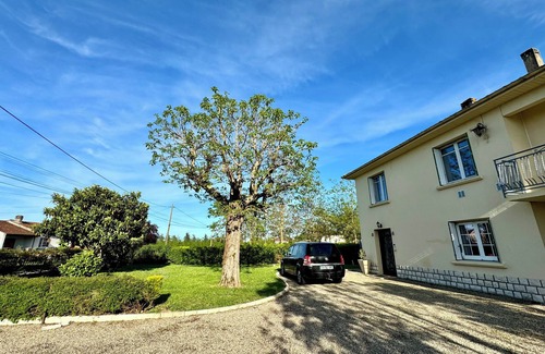 Allez-et-Cazeneuve Apartment | Cosy 3 bedrooms near bars and restaurants near medieval villages 5 min to Lot
