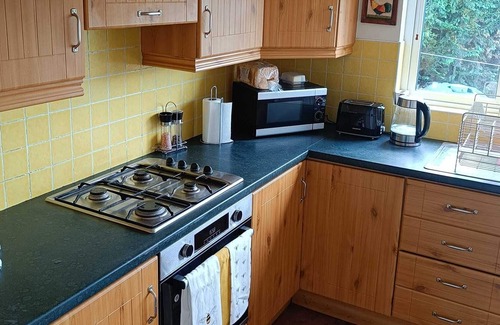 Newry House | Cosy 3 Bedroom City Centre Home With Garden