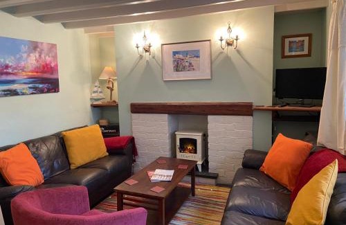 Aberdovey House | Cosy 3 bedroom cottage by the sea in Aberdovey