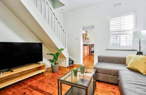 Chippendale Apartment | Cosy 3 Bedroom House Chippendale Central Newtown