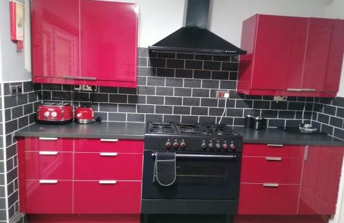 Dudley House | Cosy 3 bedroom house near dudley zoo