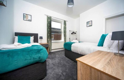 Selby Apartment | Cosy 3-Bedroom Willow House