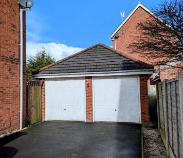 Nantwich House | Cosy 3 story home