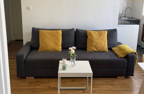 Pantin Apartment | Cosy 30 m² love cocoon in Pantin