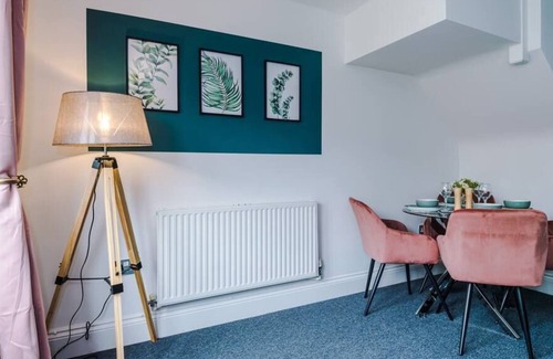 Crosby House | ◑Cosy 4 Bed House ◑Master Ensuite ◑Wifi ◑Nr Park