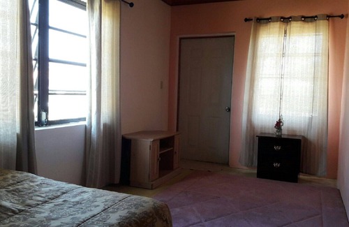 Governor's Harbour Apartment | Cosy and affordable Seagrape House.