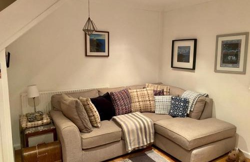Fairwater House | Cosy and Characterful 1 bedroom townhouse with big south facing garden in Cardiff