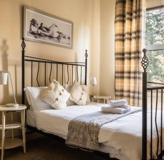 Bonnington Apartment | Cosy and Modern Apartment in Central Edinburgh
